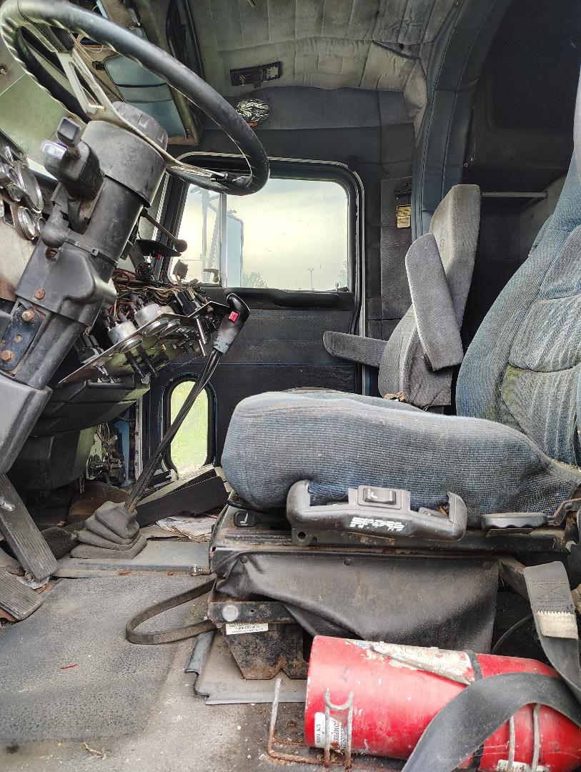 1997 PETERBILT 379 - Image 11